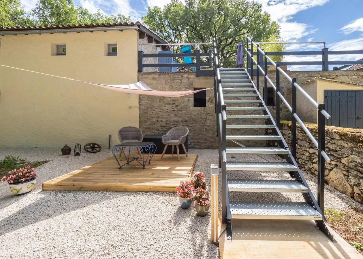 La Terrasse - A Peaceful Place In The Forest Concots 0*,  France