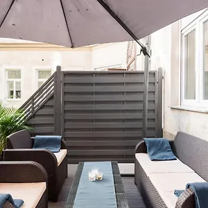 https://luxurious-and-spacious-5-min-walk-to-city-center.vienna-besthotels.com